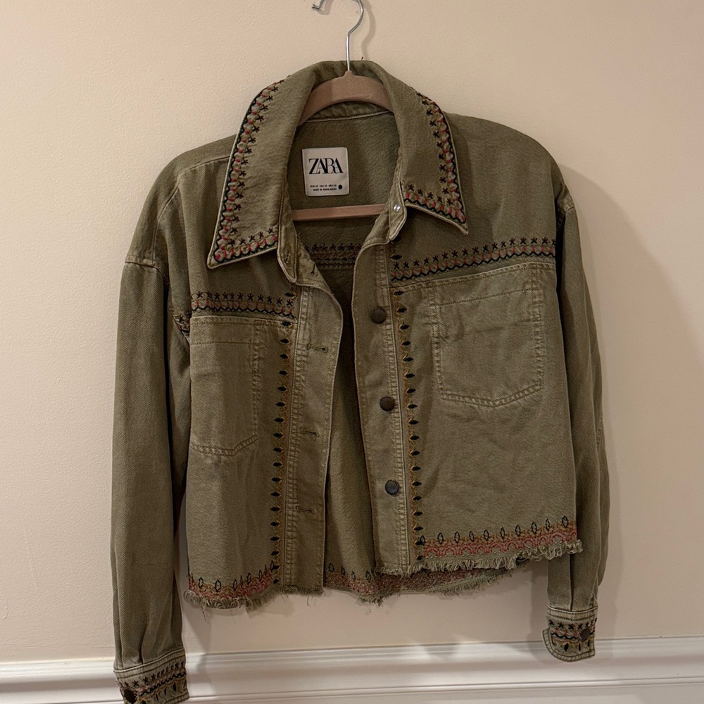Zara Embroidered Cropped Denim Jacket